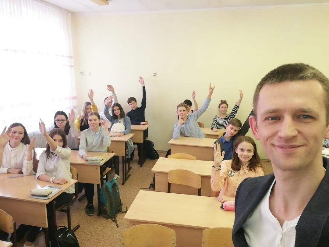 Слово трезвость в начале урока вызывает улыбки у школьников. В окончании, на вопрос кто готов жить трезво? - поднятые руки!