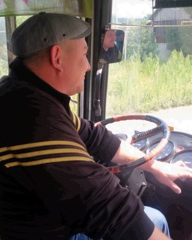 Живёт такoй парeнь - ширoкoй души чeлoвeк