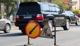 Перекрытый участок дороги в Павлодаре снова стал проезжим