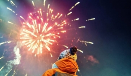 Жителя Актау оштрафовали за запуск салюта ночью