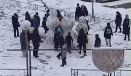 Фотопост: каких снеговиков лепят в Актау