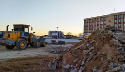 Строительство сквера перед акиматом Актау затянулось: новые сроки