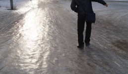 Более ста пострадавших во время гололёда обратились за медицинской помощью в Актау