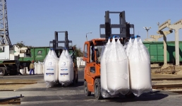 Продукция «КазАзот» впервые экспортирована через порт Актау