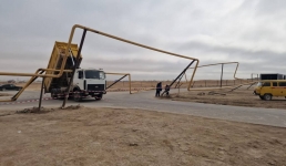 В Жанаозене грузовой автомобиль врезался в газопровод