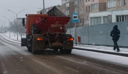 Борьба с гололёдом: сколько песка и соли рассыпали на дороги Актау