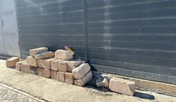 Чистоту на автобусных остановках проверили чиновники Актау