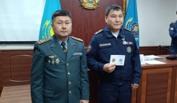 Пять километров в непогоду: за спасение семи человек награжден спасатель Мангистау