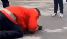 Напугал детей: неадекватное поведение мужчины  в Актау попало на видео