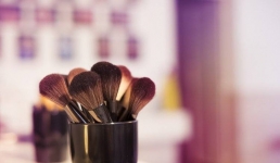 Павлодарцев пригласили на обучение секретам профессионального макияжа