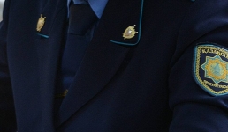 Фиктивные автокредиты на 3 млрд: находящегося в розыске подозреваемого в мошенничестве доставили в Актау