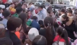 Давка в Жанаозене произошла из-за раздачи продуктов