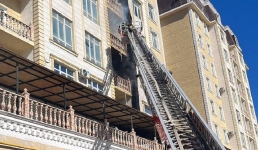 Наружная обшивка жилого дома горела в Актау