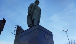 Постамент памятника за 65 миллионов тенге восстановили в Актау