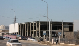 Почему затянулась стройка торгового центра на месте рынка в Актау