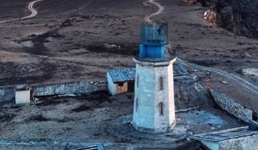 Удручающее состояние маяка в Тупкараганском районе показал блогер