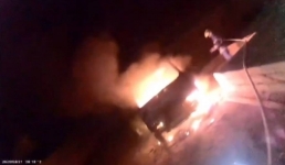 Кадры от первого лица: как тушили «ГАЗель» и Mercedes в Мангистау