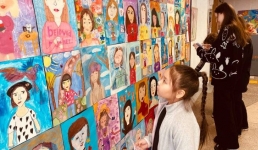 Юные павлодарцы рисовали мам