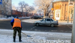 Аким Павлодара проверил, как коммунальщики вывозят снег