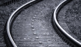 Автомобильную трассу перекроют в Актау из-за ремонта на железной дороге