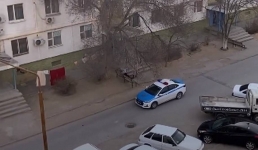 Разъезжающие по микрорайону полицейские обеспокоили жителей Актау