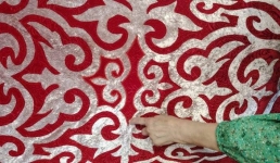 Не просто ради красоты: павлодарка напомнила о смысле казахских орнаментов