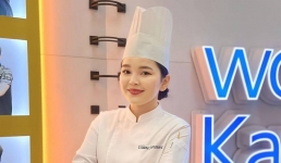 Мастер производственного обучения Мангистауского колледжа туризма делает уникальное мороженое