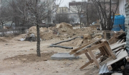 В мусорном «замесе» оказались жители пятиэтажки в Актау