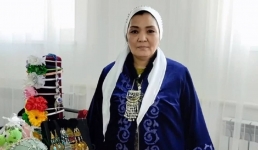 Как ремесленница из Жанаозена создает украшения в национальном стиле