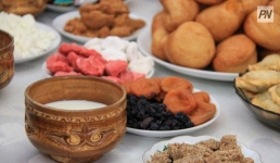 Павлодарских осуждённых встретили баурсаками