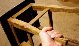 Актауского командира обвинили в избиении новобранцев табуреткой и дубинкой по голове