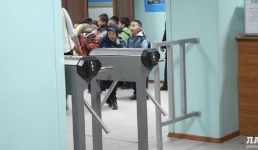 Более 20 школ в Мангистау приобрели не соответствующие техническим характеристикам турникеты за 180 млн тенге