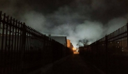 «Черт ногу сломит»: темный проход между школами пугает жителей Актау