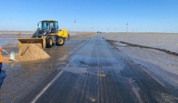 Трассу Атырау - Актау временно закрыли из-за паводков