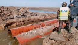 Павлодарские дорожники начали укладывать трубы против подтоплений