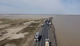 Порядка 200 автомобилей ждут открытия подтопленной трассы Актау - Атырау со стороны Мангистауской области