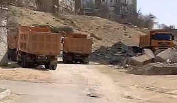 Рушат асфальт, пыль столбом: на застройщика снова пожаловались в Актау