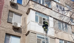 Семерых детей вызволили из запертых квартир за неделю спасатели Актау