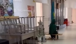 Не понравились условия: видео с эвакуированной из Кульсары женщиной возмутило жителей Мангистау
