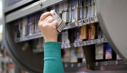За продажу сигарет лицу, не достигшему 21 года, предпринимателя Актау оштрафовали