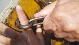 Ребёнок пострадал на детской площадке в Актау