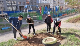 Павлодарцы взялись за грабли и лопаты