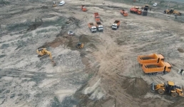 Из Атырау роют канал для повышения уровня воды в Каспии и сброса паводков