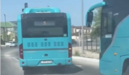 «Формула-1» по-актауски: на видео попало нарушение ПДД водителем автобуса