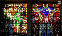 Степь в зёрнышках и каплях: где в Павлодаре скрыт уникальный витраж