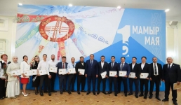 В Мангистау 1 мая наградили волонтеров, помогавших эвакуированным гражданам из Атырауской области