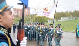 Сотни павлодарских школьников прошли парадом по набережной