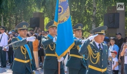 Асаин Байханов поздравил павлодарцев с Днем защитника Отечества