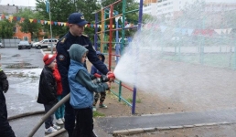 Павлодарские огнеборцы рассказали детям о правилах пожарной безопасности