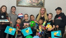 Павлодарские волонтеры подарили праздник детям